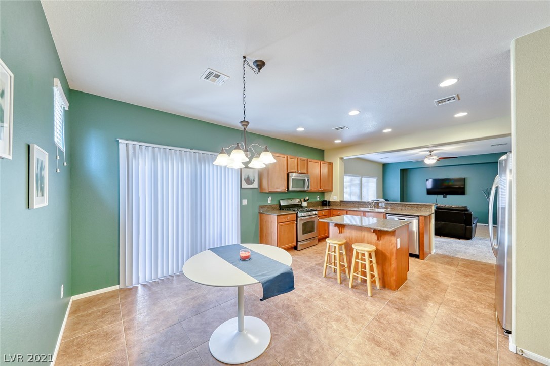 10553 Cave Ridge Street Las Vegas, NV 89179 - Photo 13 of 43 Gallery Image 13