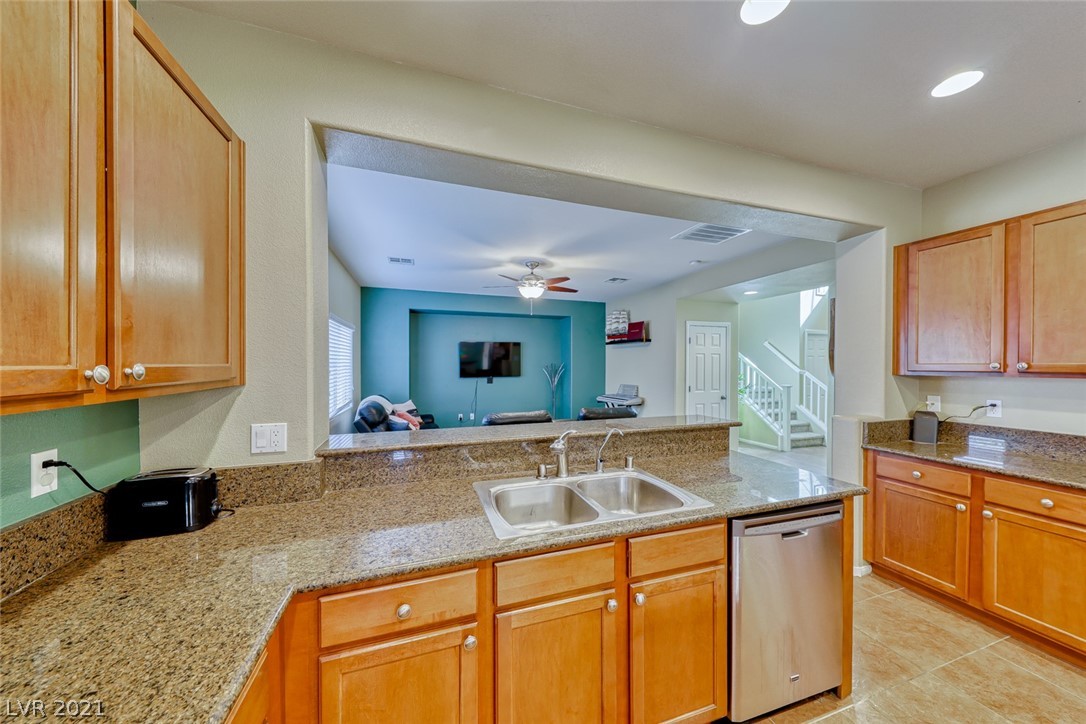 10553 Cave Ridge Street Las Vegas, NV 89179 - Photo 18 of 43 Gallery Image 18