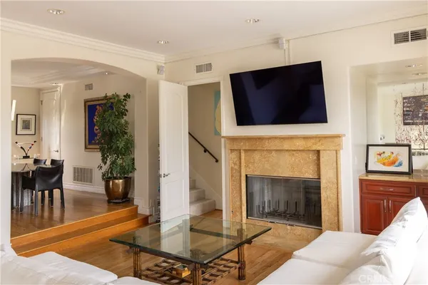 $1,895,000 | 1905 Colby Avenue, Los Angeles, CA 90025