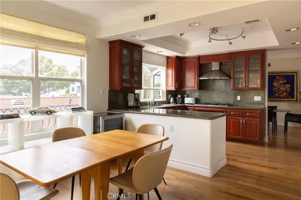 $1,895,000 | 1905 Colby Avenue, Los Angeles, CA 90025
