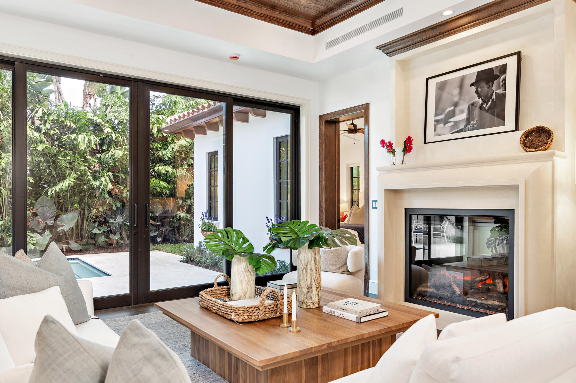 265 Marlborough Road West Palm Beach, FL 33405 - Photo 15 of 76 Living Room