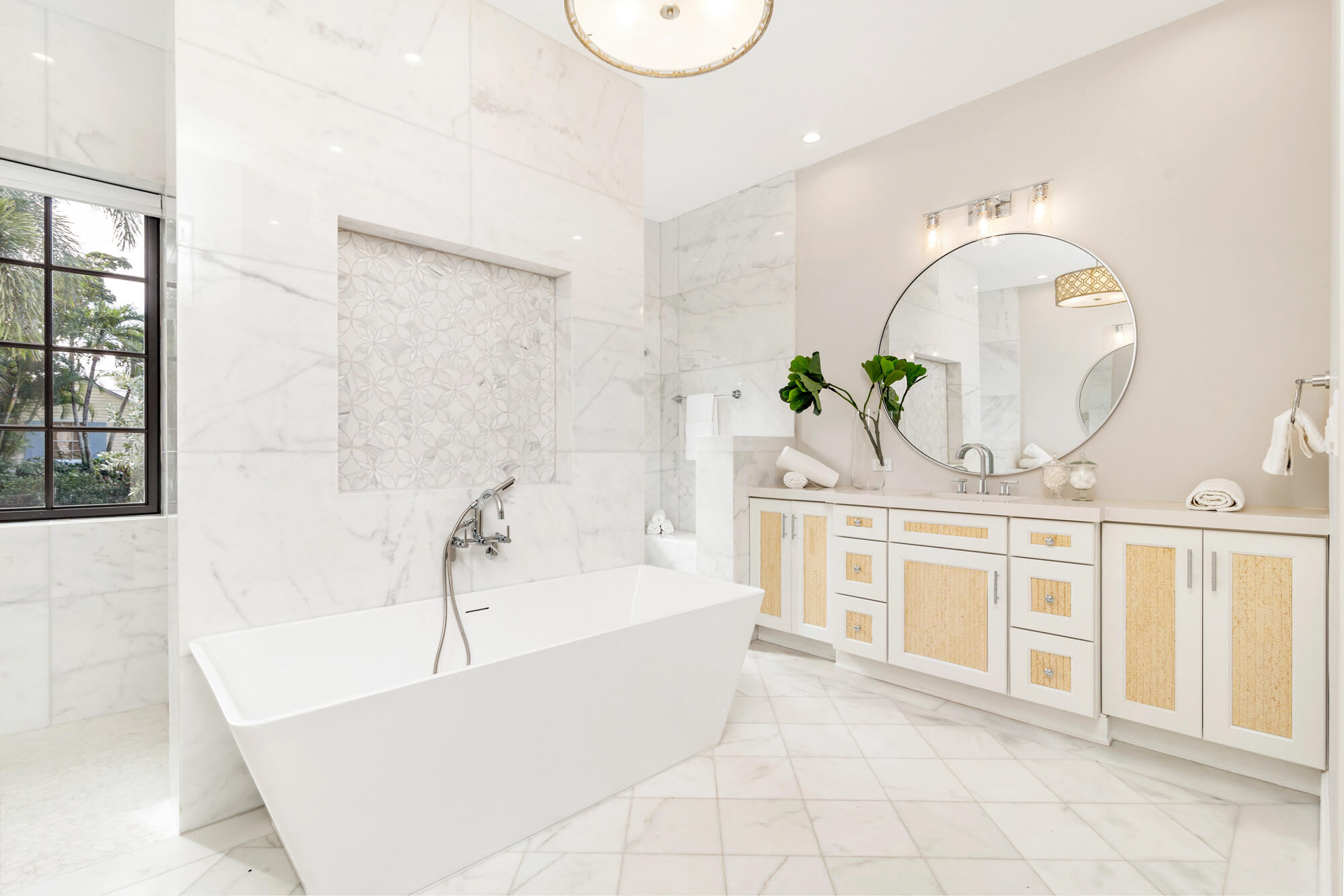 265 Marlborough Road West Palm Beach, FL 33405 - Photo 41 of 76 Prmary Bathroom