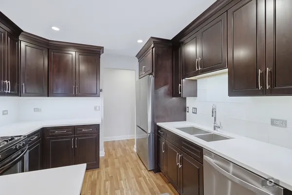 $299,900 | 1612 Warwick Court, Unit A2, Wheeling, IL 60090