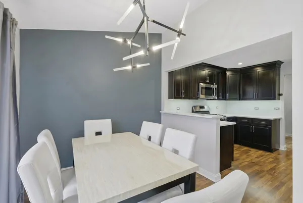 $299,900 | 1612 Warwick Court, Unit A2, Wheeling, IL 60090