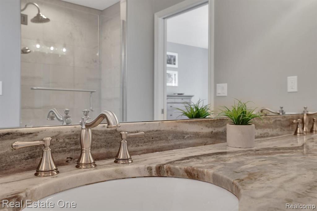 618 Robinson Drive Rochester Hills, MI 48307 - Photo 34 of 47