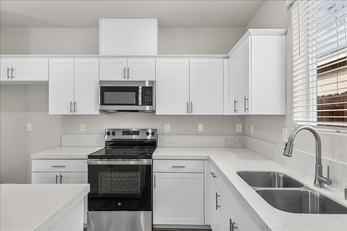 1409 Villa Way Modesto, CA 95351 - Photo 16 of 36