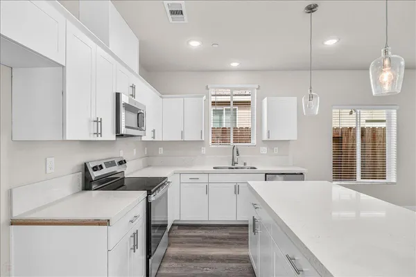 $429,000 | 1409 Villa Way, Modesto, CA 95351