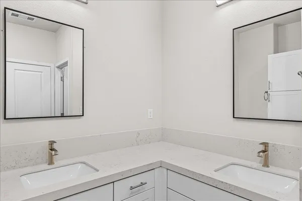 $429,000 | 1409 Villa Way, Modesto, CA 95351