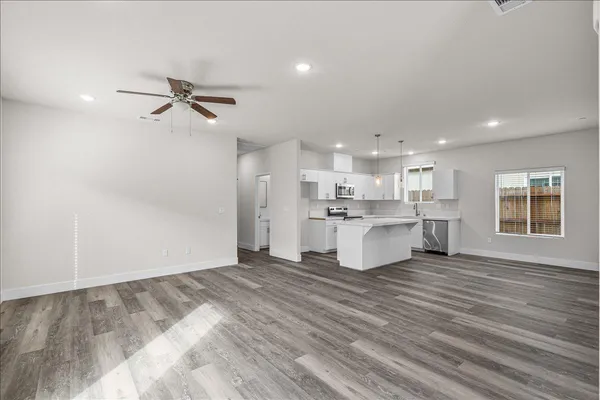 $429,000 | 1409 Villa Way, Modesto, CA 95351