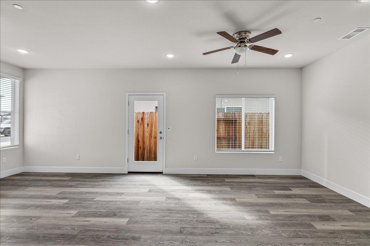 1409 Villa Way Modesto, CA 95351 - Photo 9 of 36