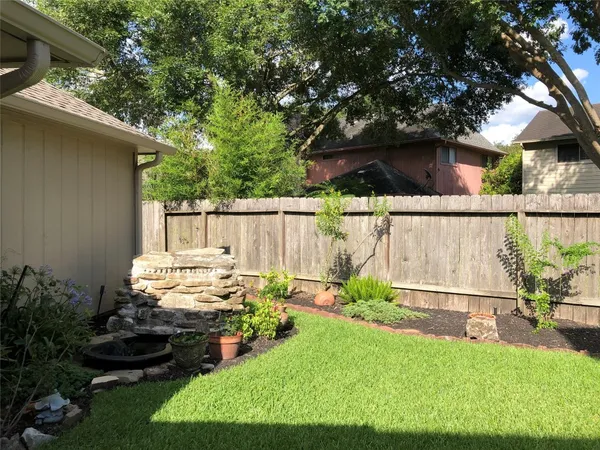 $2,500 | 2434 Hodges Bend Circle, Sugar Land, TX 77479
