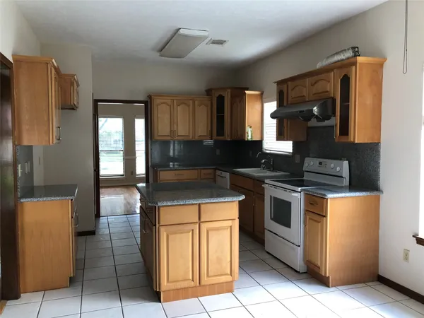 $2,500 | 2434 Hodges Bend Circle, Sugar Land, TX 77479