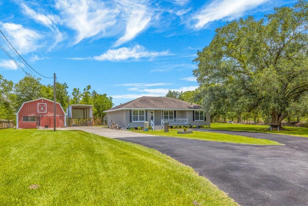 925 Manuel Road Lake Charles, LA 70607 - Photo 2 of 16