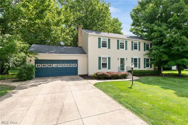 $299,000 | 2329 Oakpoint Drive, Barberton, OH 44203