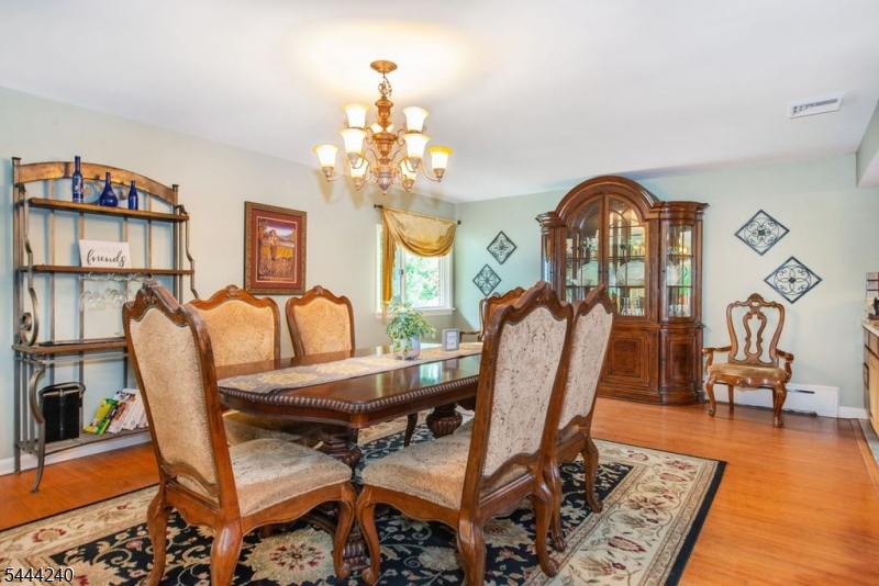 15 Absecon Road Parsippany, NJ 07054 - Photo 5 of 21