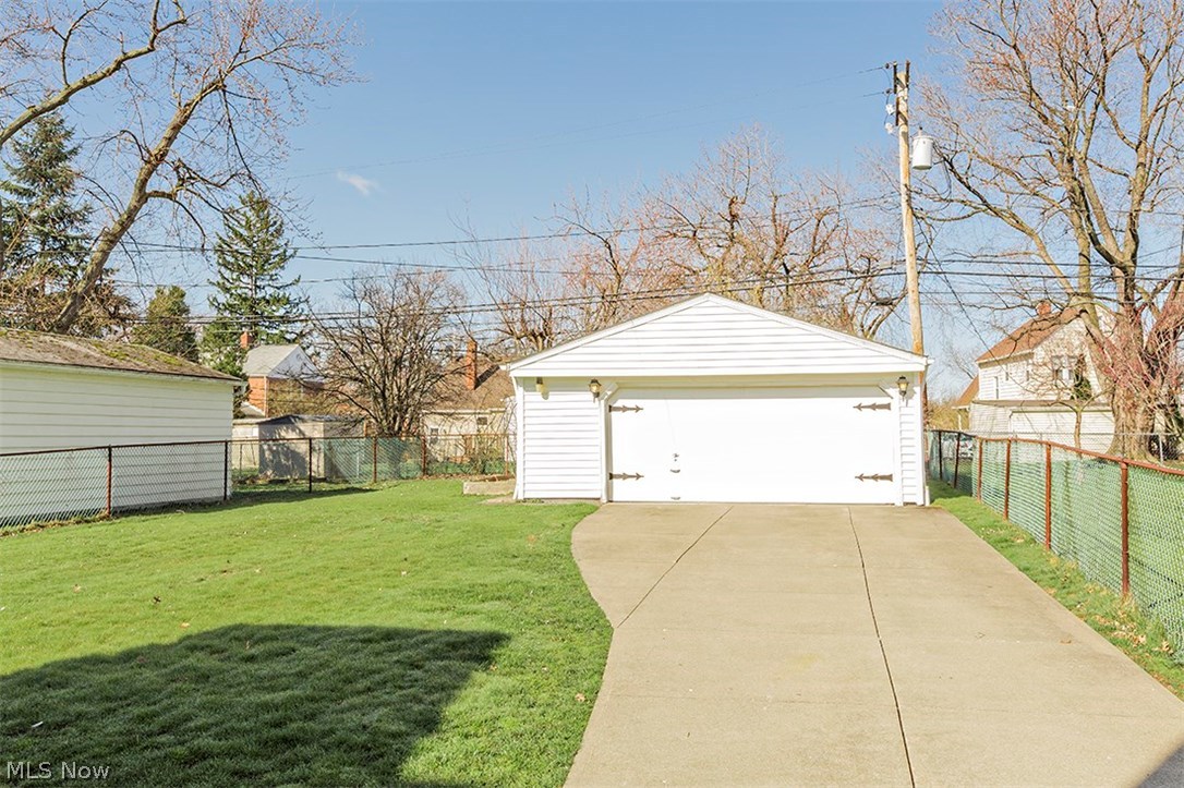 1544 Winchester Road Lyndhurst, OH 44124 - Photo 3 of 35