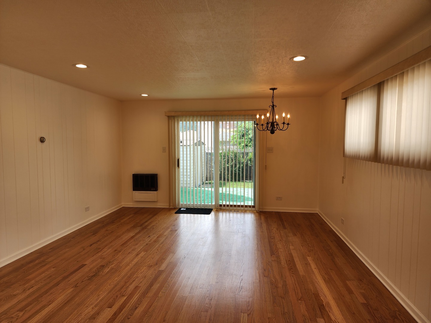 8916 Gross Point Road Skokie, IL 60077 - Photo 8 of 37 Gallery Image 8