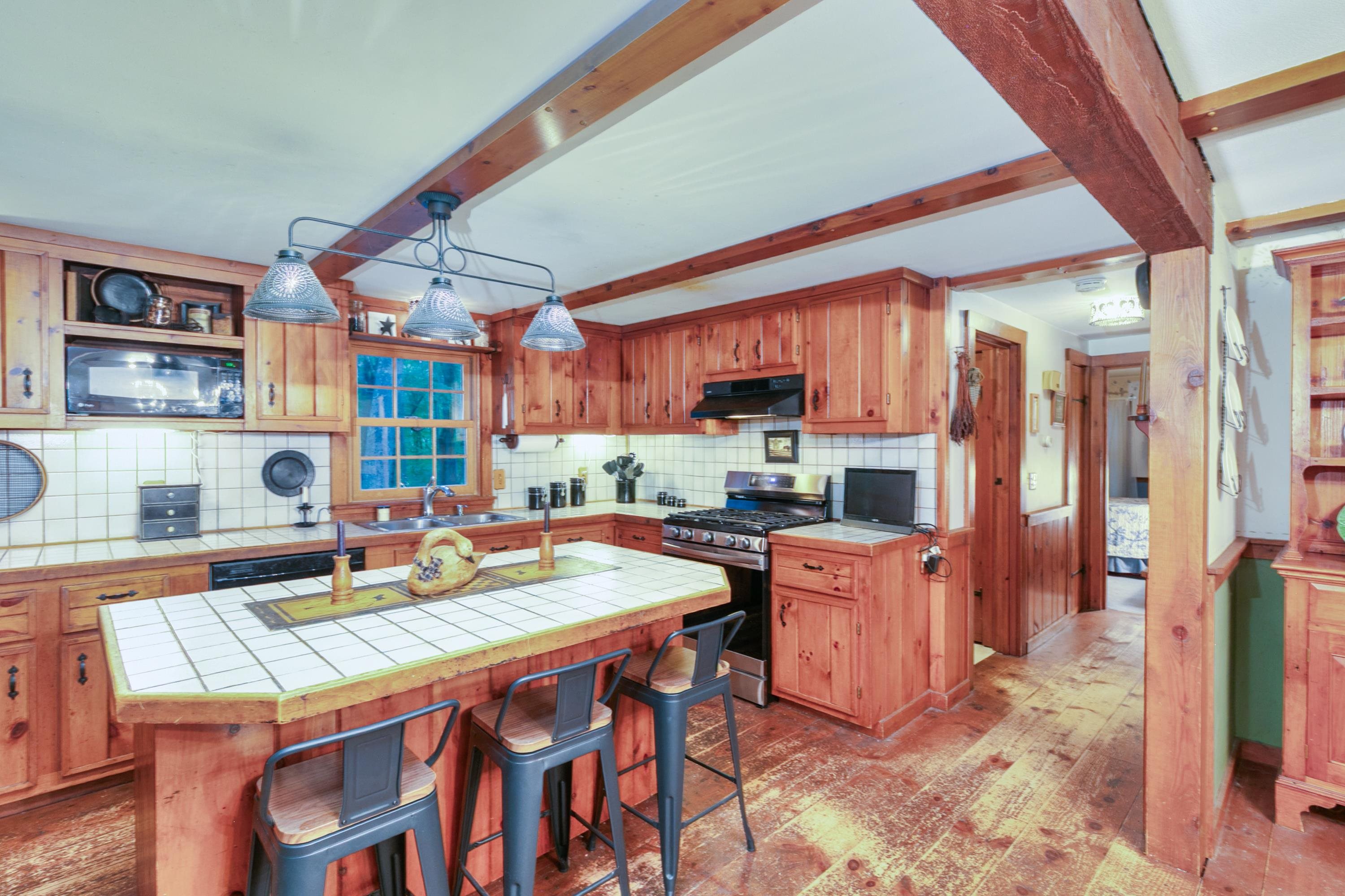 3 Garvin Road Derry, NH 03038 - Photo 5 of 52 Gallery Image 5