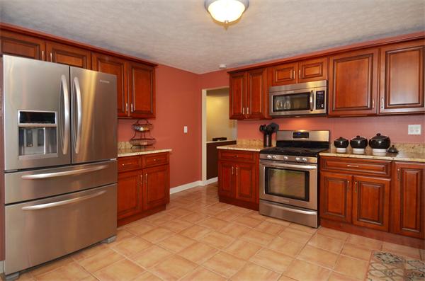 18 Red Coat Road Framingham, MA 01701 - Photo 2 of 24 Gallery Image 2