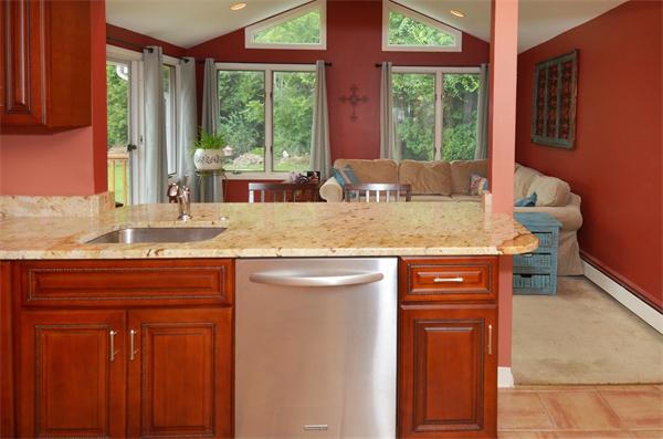 18 Red Coat Road Framingham, MA 01701 - Photo 3 of 24 Gallery Image 3