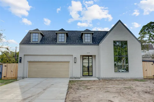 $1,550,000 | 1619 Woodvine Drive, Houston, TX 77055