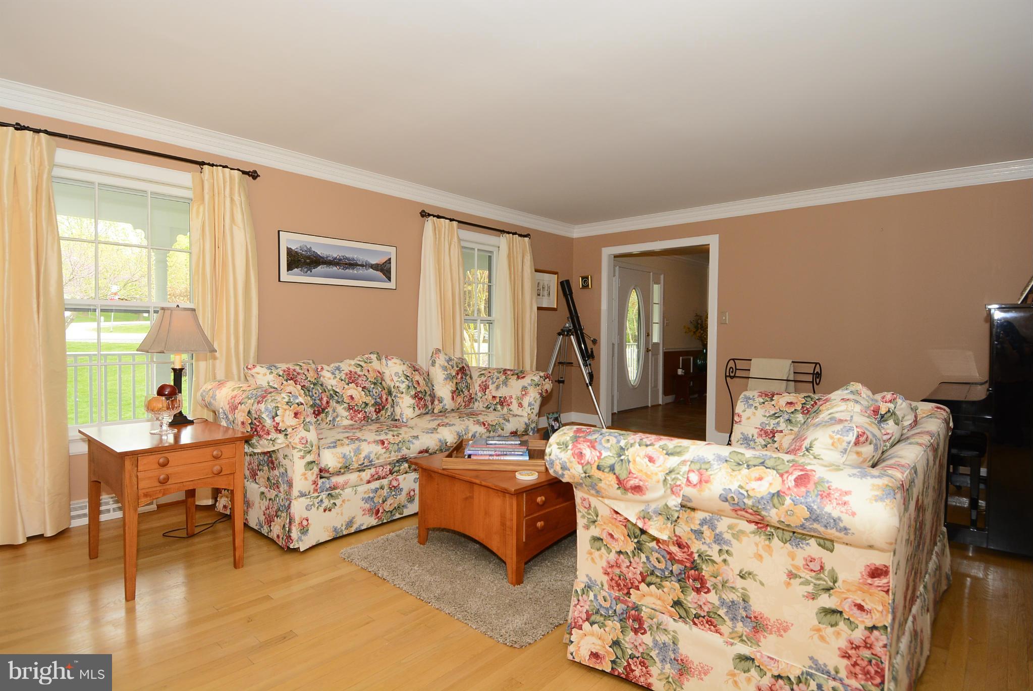 2810 Rifle Ridge Road Oakton, VA 22124 - Photo 8 of 30 Light-filled Living Room w Hardwoods