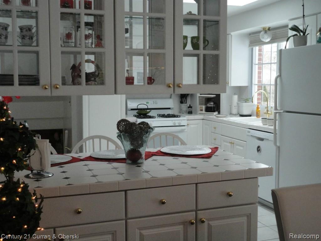 3945 Cone Avenue Rochester Hills, MI 48309 - Photo 11 of 28