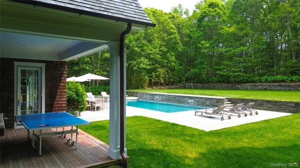 $90,000 | 14 West Hills Court, Southampton, NY 11968