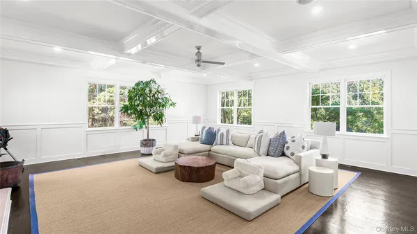 $90,000 | 14 West Hills Court, Southampton, NY 11968