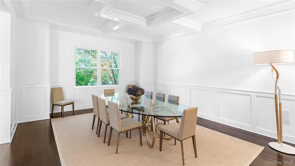 $90,000 | 14 West Hills Court, Southampton, NY 11968