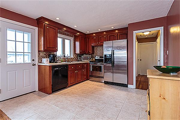 96 Cambridge Road Woburn, MA 01801 - Photo 5 of 13 Gallery Image 5