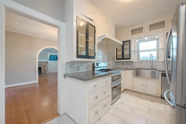 $2,000 | 1309 2nd Street, Rosenberg, TX 77471