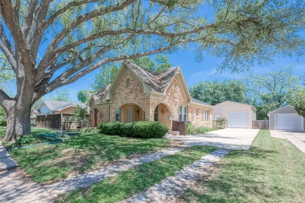 $2,000 | 1309 2nd Street, Rosenberg, TX 77471