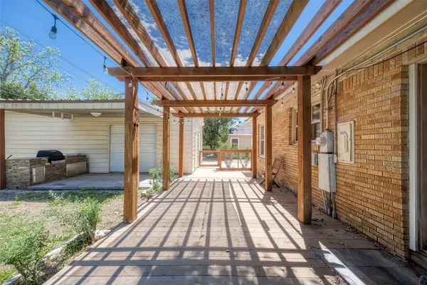 $2,000 | 1309 2nd Street, Rosenberg, TX 77471