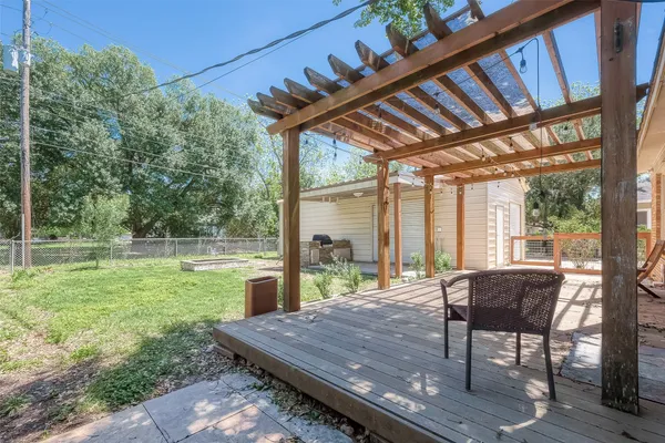 $2,000 | 1309 2nd Street, Rosenberg, TX 77471