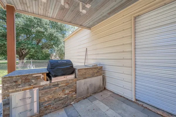 $2,000 | 1309 2nd Street, Rosenberg, TX 77471