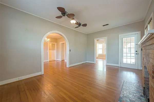 $2,000 | 1309 2nd Street, Rosenberg, TX 77471