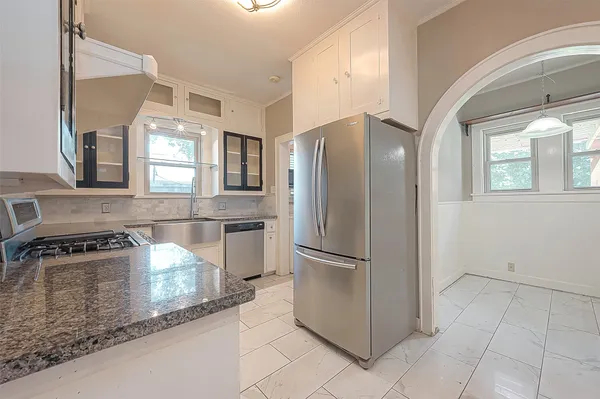 $2,000 | 1309 2nd Street, Rosenberg, TX 77471