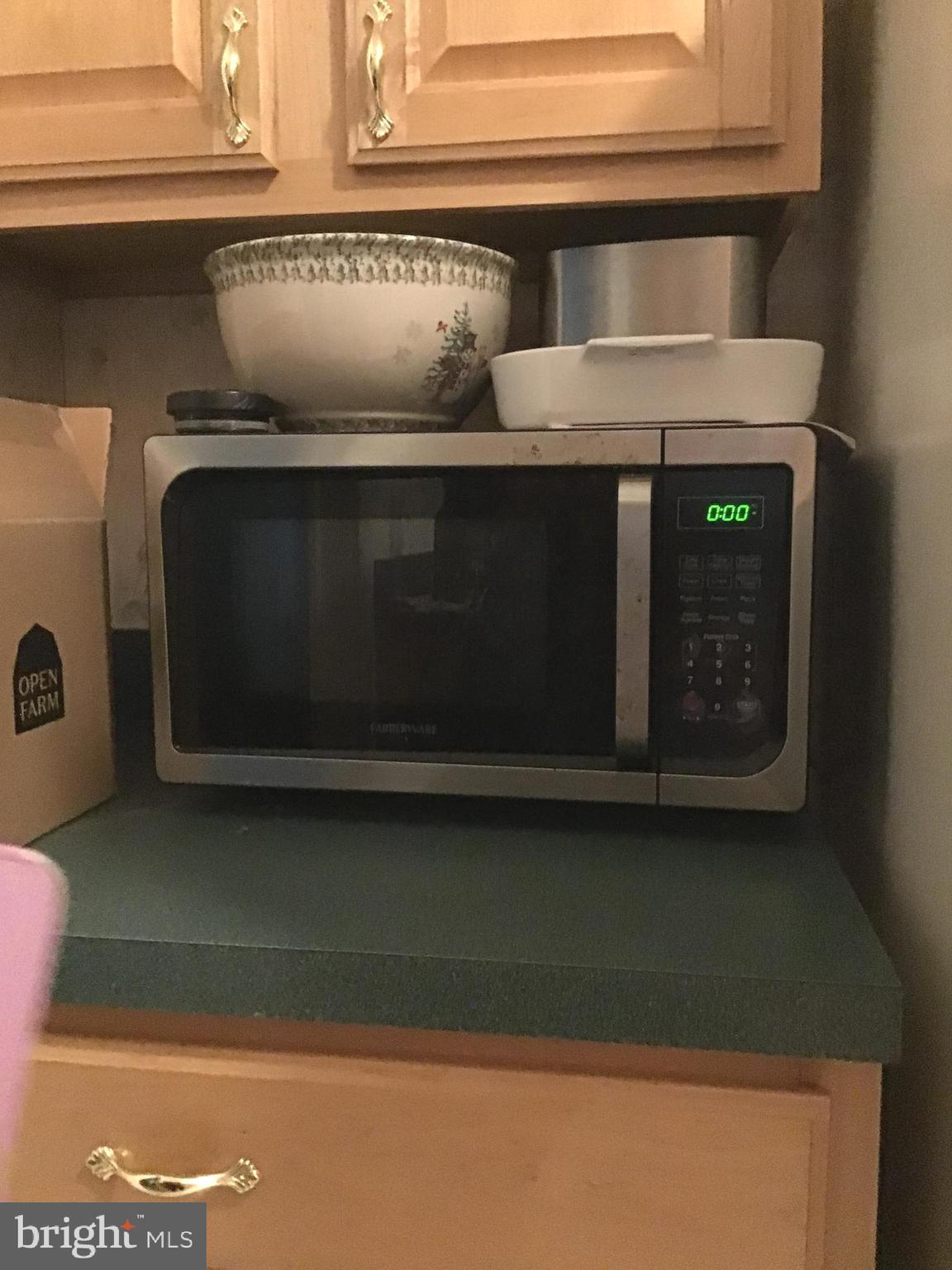 249 Sycamore Road Elkton, MD 21921 - Photo 8 of 21 Microwave