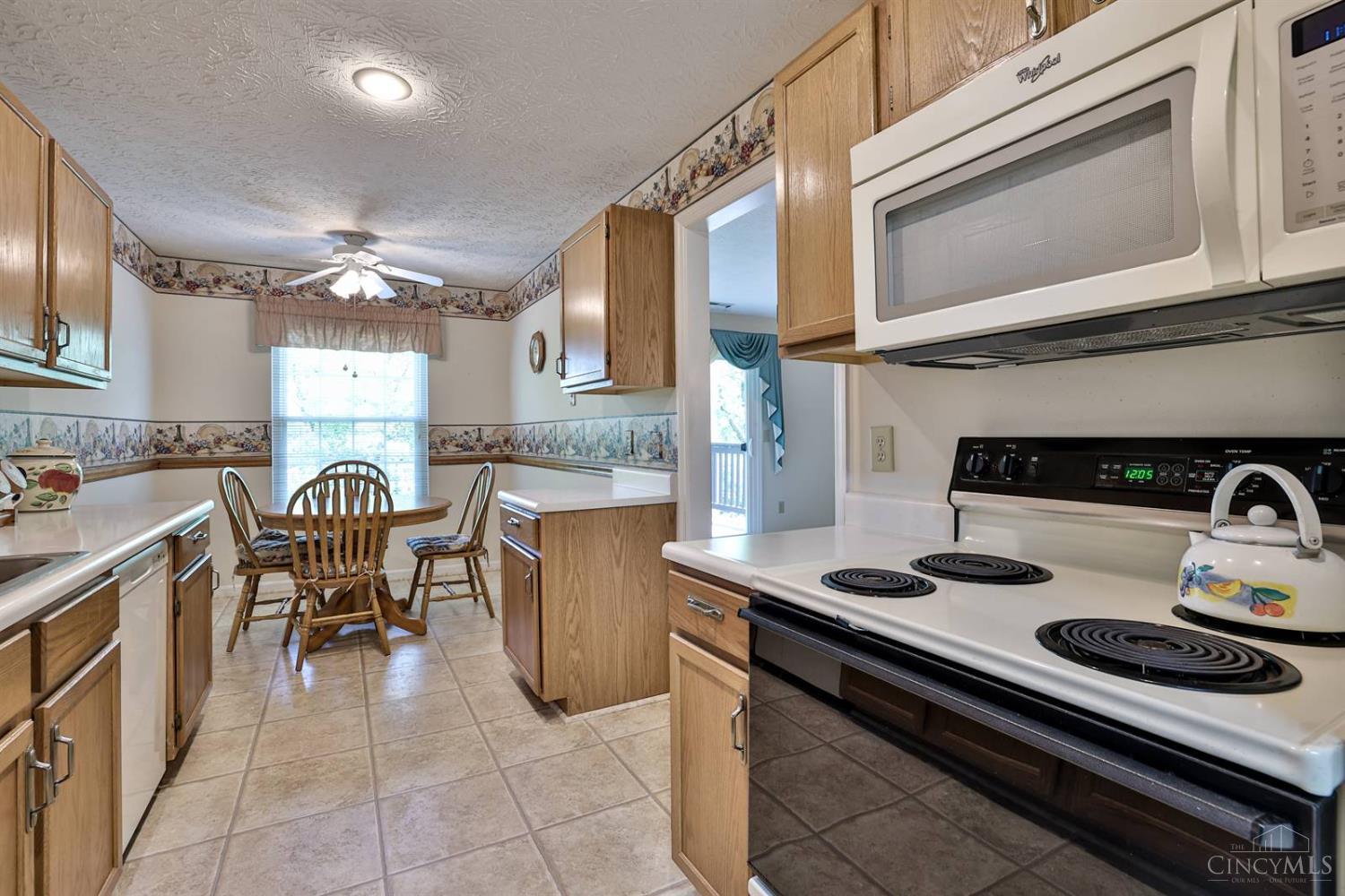 4310 Regency Ridge Court, Unit 208 Cincinnati, OH 45248 - Photo 15 of 30 Gallery Image 15