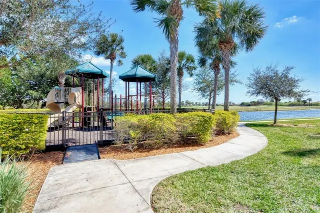 $339,900 | 10042 Crooked Creek Drive, Unit 102, Venice, FL 34293