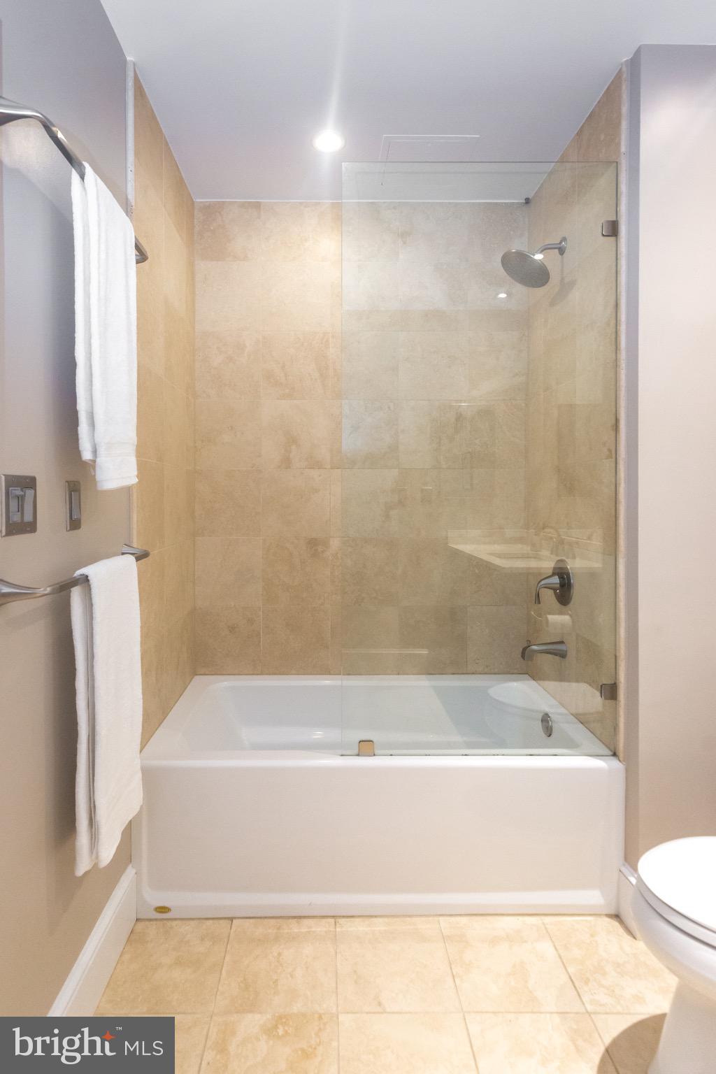 1300 N Street Northwest, Unit 403 Washington, DC 20005 - Photo 24 of 37
