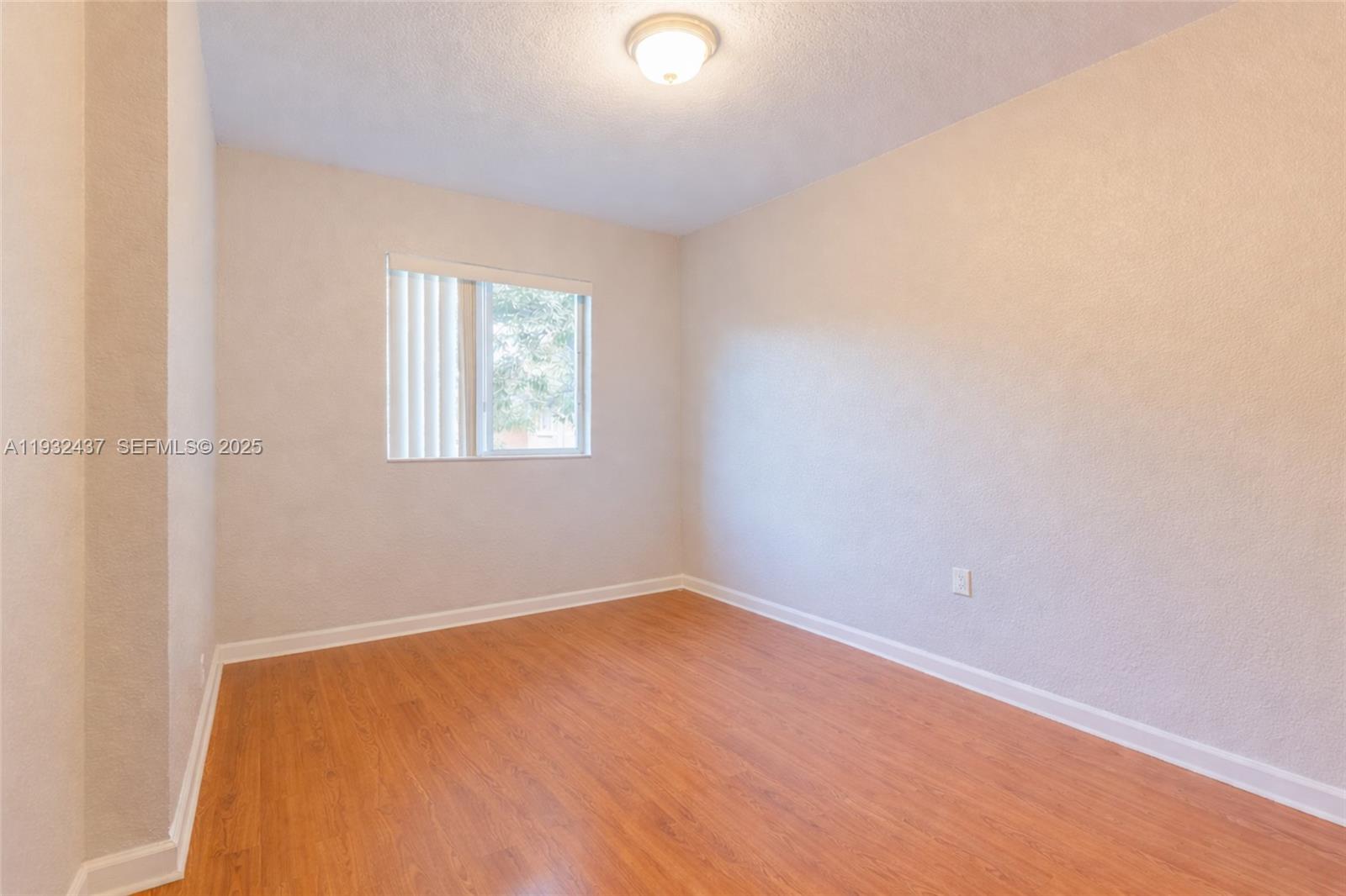 59 Southeast 3rd Avenue Hallandale Beach, FL 33009 - Photo 26 of 35