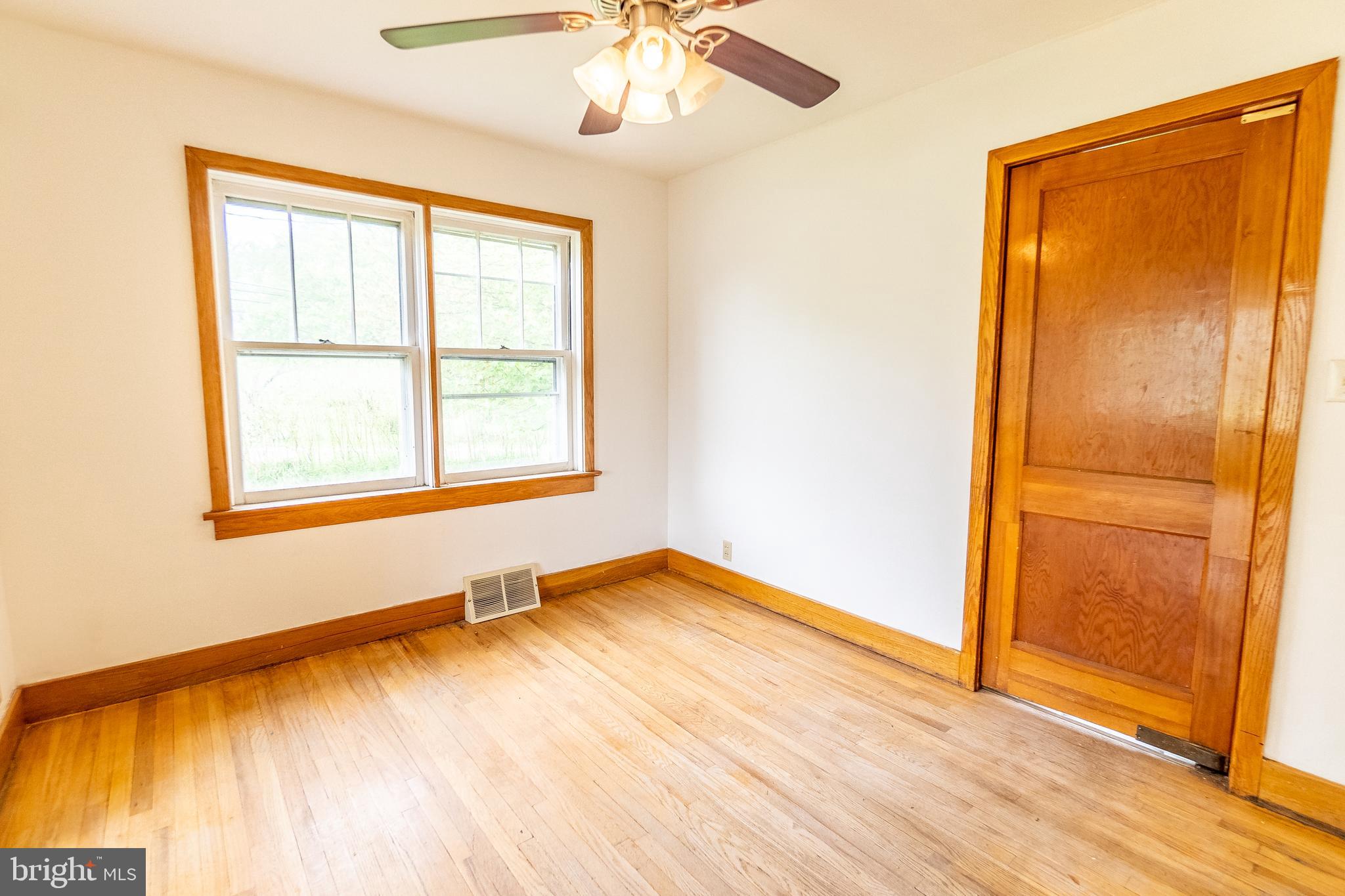 3085 Spring Road Carlisle, PA 17013 - Photo 11 of 38 Gallery Image 11