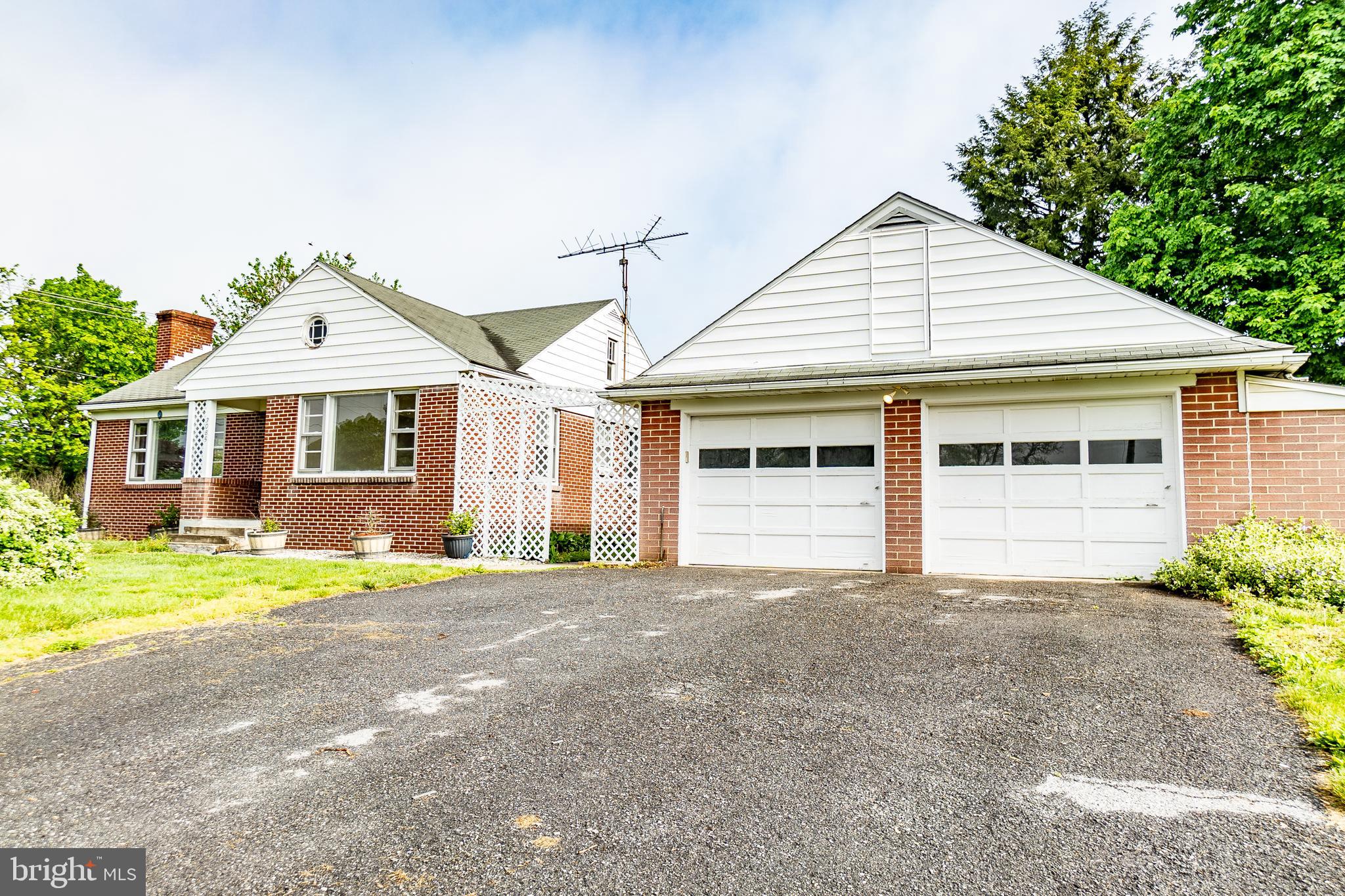 3085 Spring Road Carlisle, PA 17013 - Photo 5 of 38 Gallery Image 5