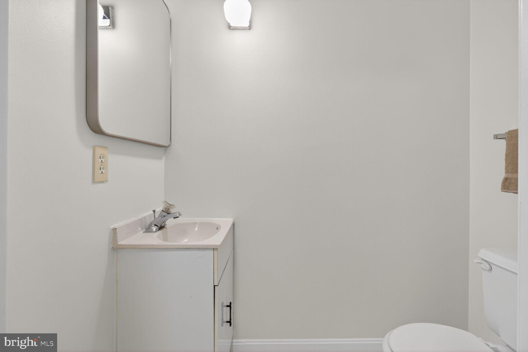 4950 Columbia Road, Unit 3 Columbia, MD 21044 - Photo 11 of 27 Half bath