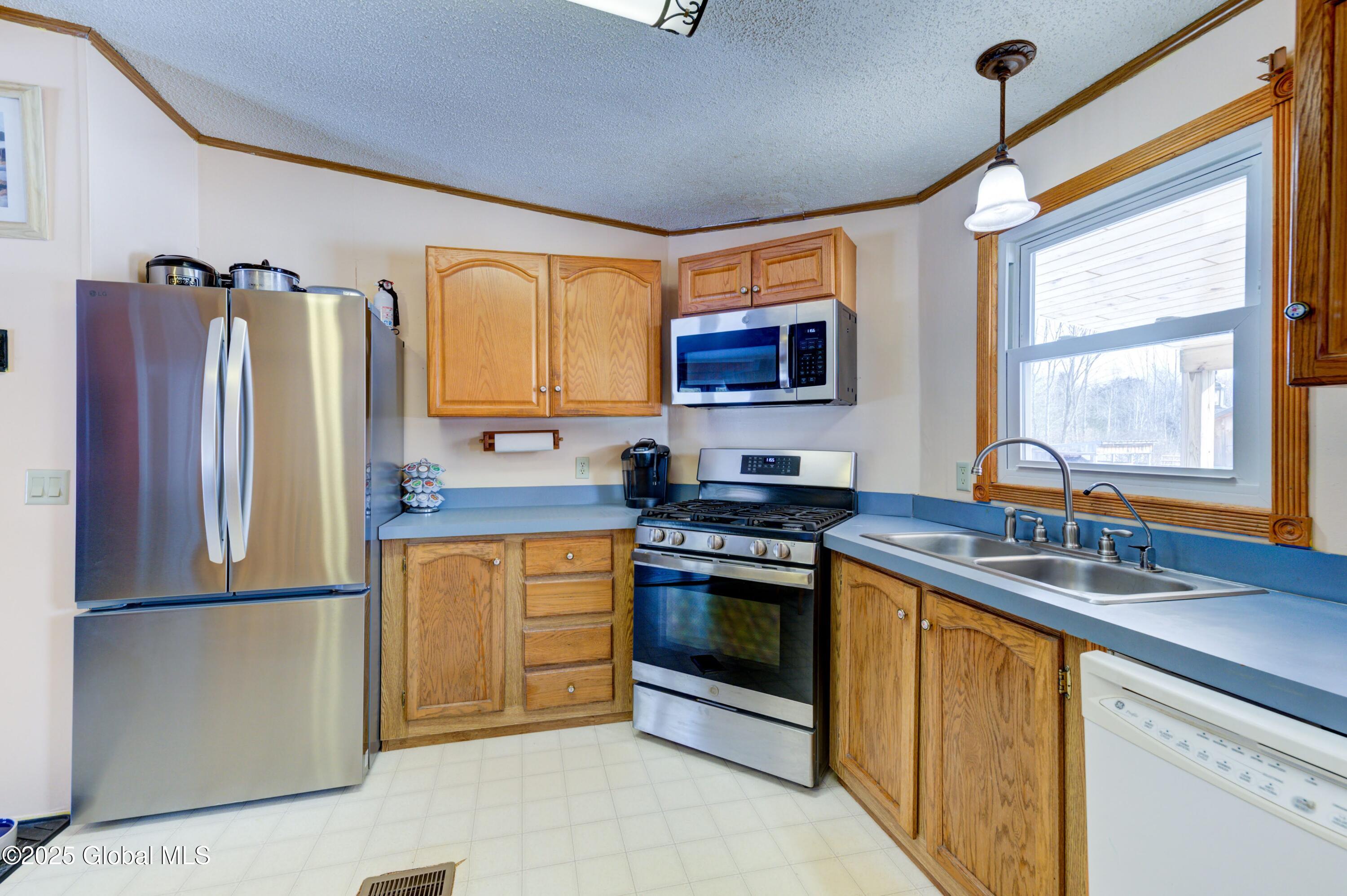 520 Esperance Road Charleston, NY 12066 - Photo 7 of 71 540 Esperence-41
