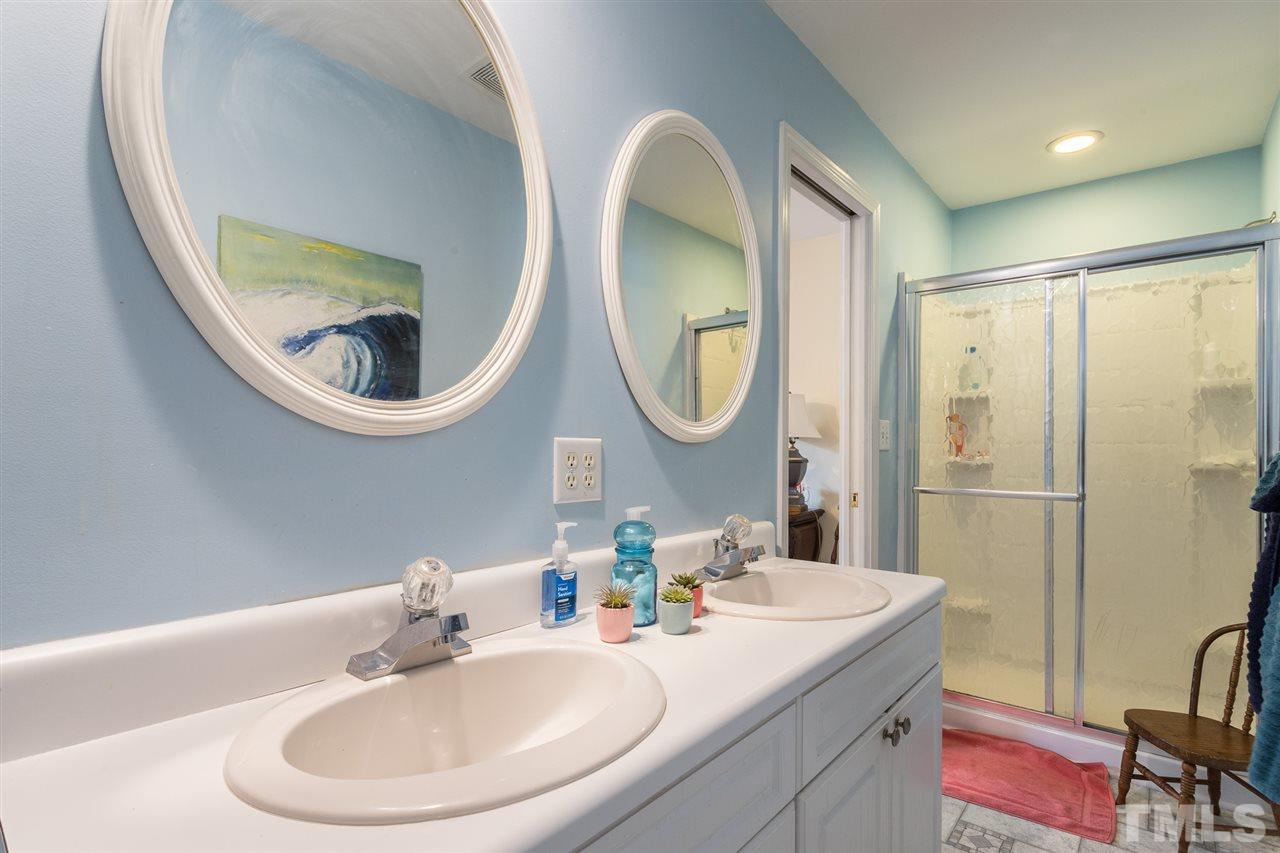 1226 Cross Link Road Raleigh, NC 27610 - Photo 20 of 24
