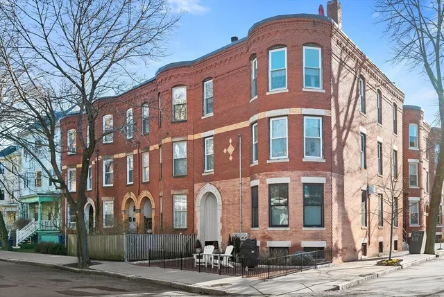 $729,000 | 96 Brook Street, Unit 3, Brookline, MA 02445