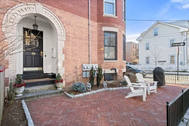 $729,000 | 96 Brook Street, Unit 3, Brookline, MA 02445